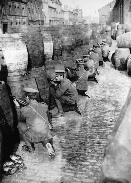 Today in Labor History April 24: British soldiers taking aim at Irish Republicans fighting for independence during the Easter Rising, 1916.